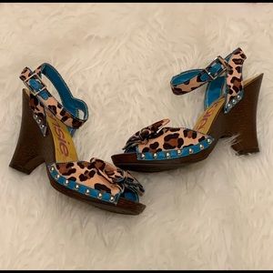 Kensie | Leopard Wedges